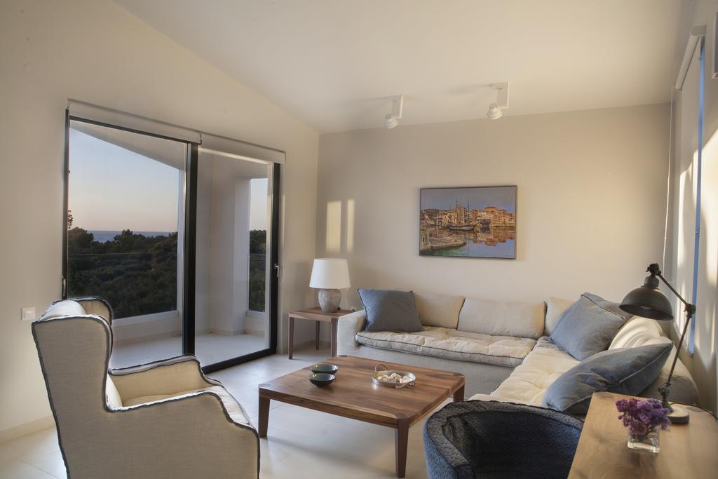 Aethrion Boutique Homes Kato Daratso Room photo